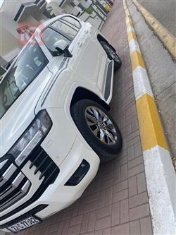 تۆیۆتا لاند کروزەر